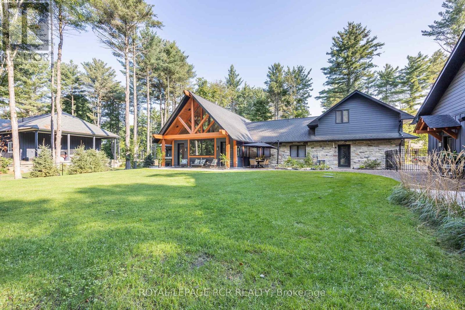 1031 Xavier Street, Gravenhurst, Ontario  P0E 1G0 - Photo 40 - X12668488