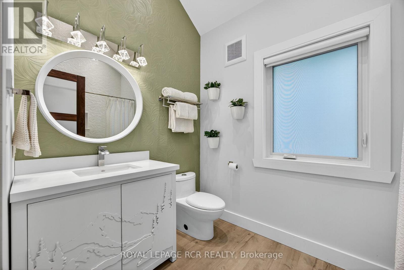 1031 Xavier Street, Gravenhurst, Ontario  P0E 1G0 - Photo 23 - X12668488