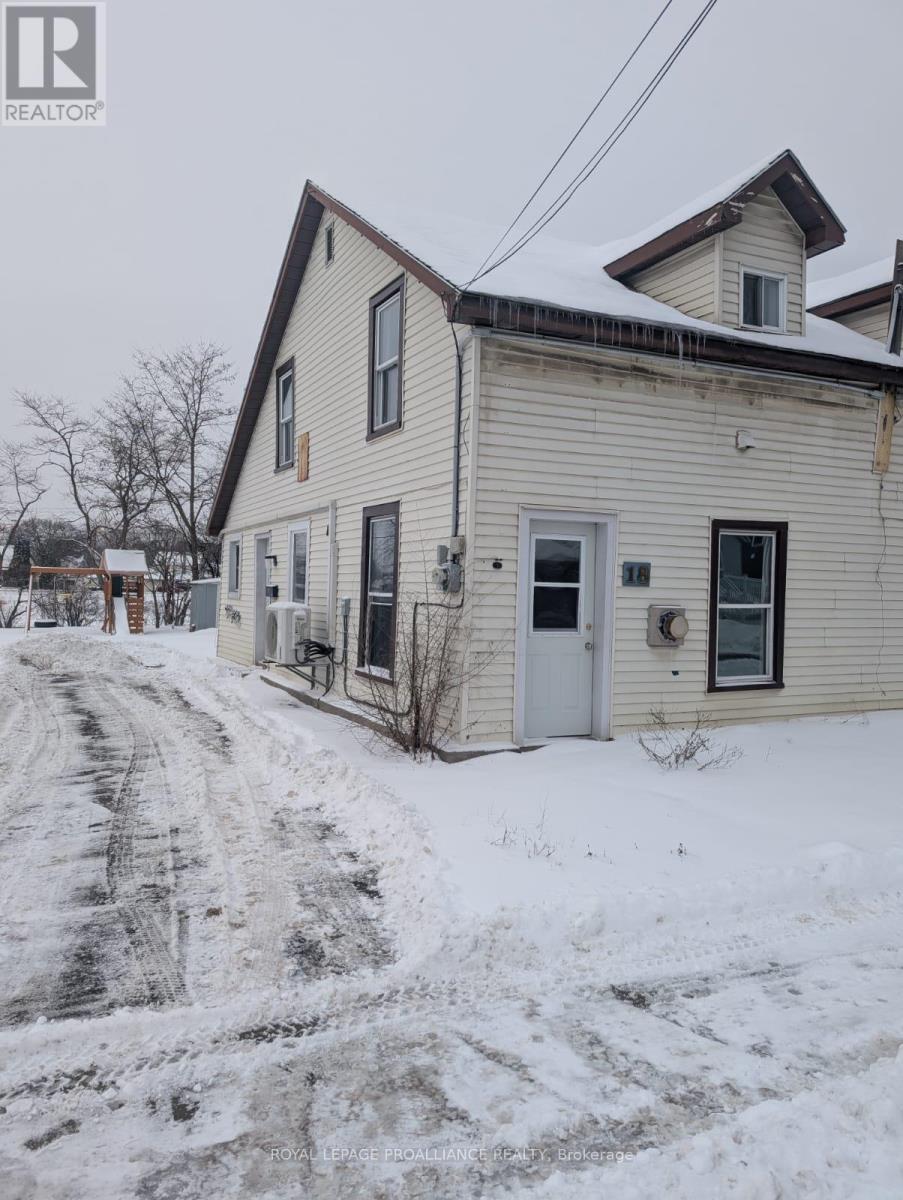 18 Jones Street, Belleville, Ontario  K8N 4T6 - Photo 2 - X12672084