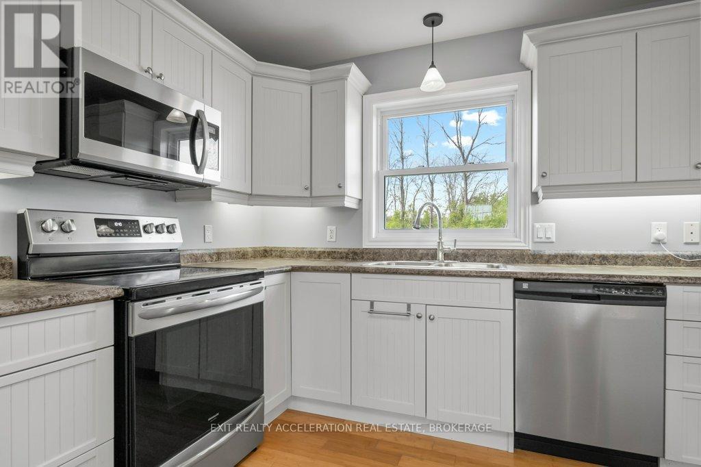 405 Brennan Road, Belleville, Ontario  K8N 4Z6 - Photo 13 - X12671998