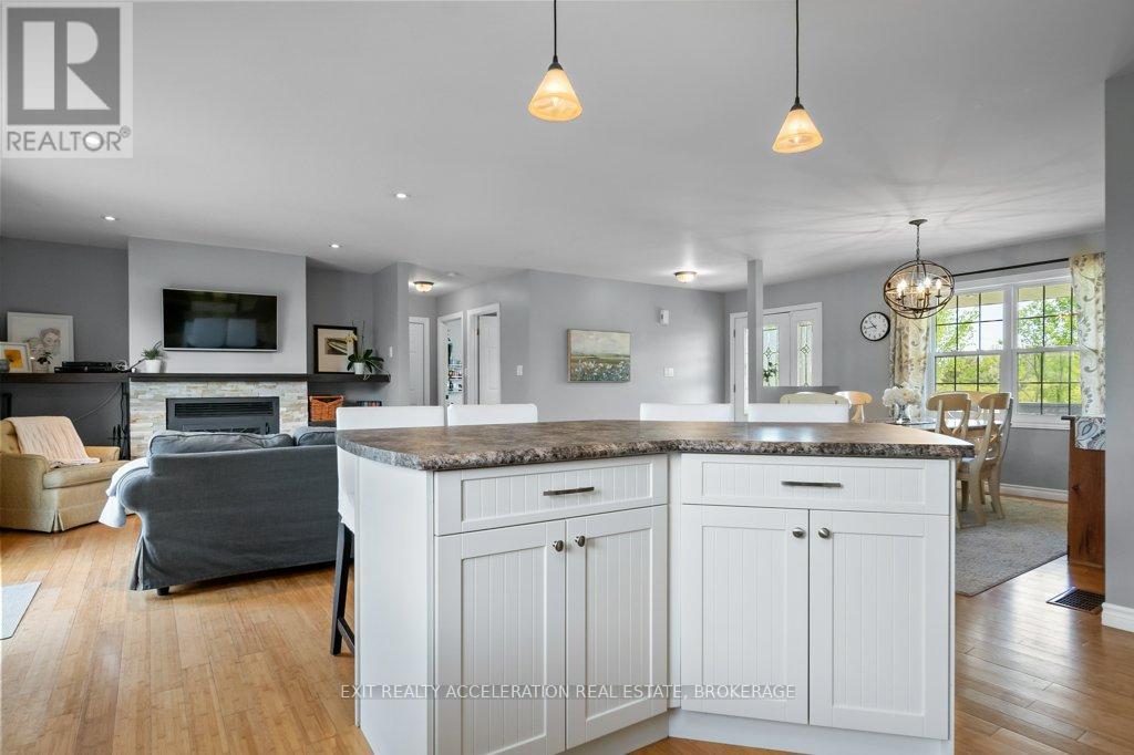 405 Brennan Road, Belleville, Ontario  K8N 4Z6 - Photo 15 - X12671998