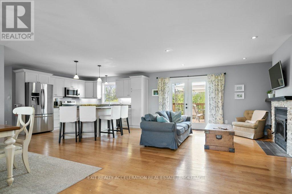 405 Brennan Road, Belleville, Ontario  K8N 4Z6 - Photo 8 - X12671998