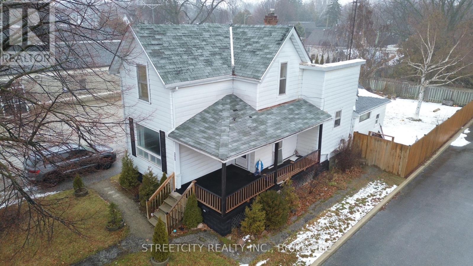 305 St Clair Street, Chatham-Kent, Ontario  N7L 3J8 - Photo 1 - X12672078