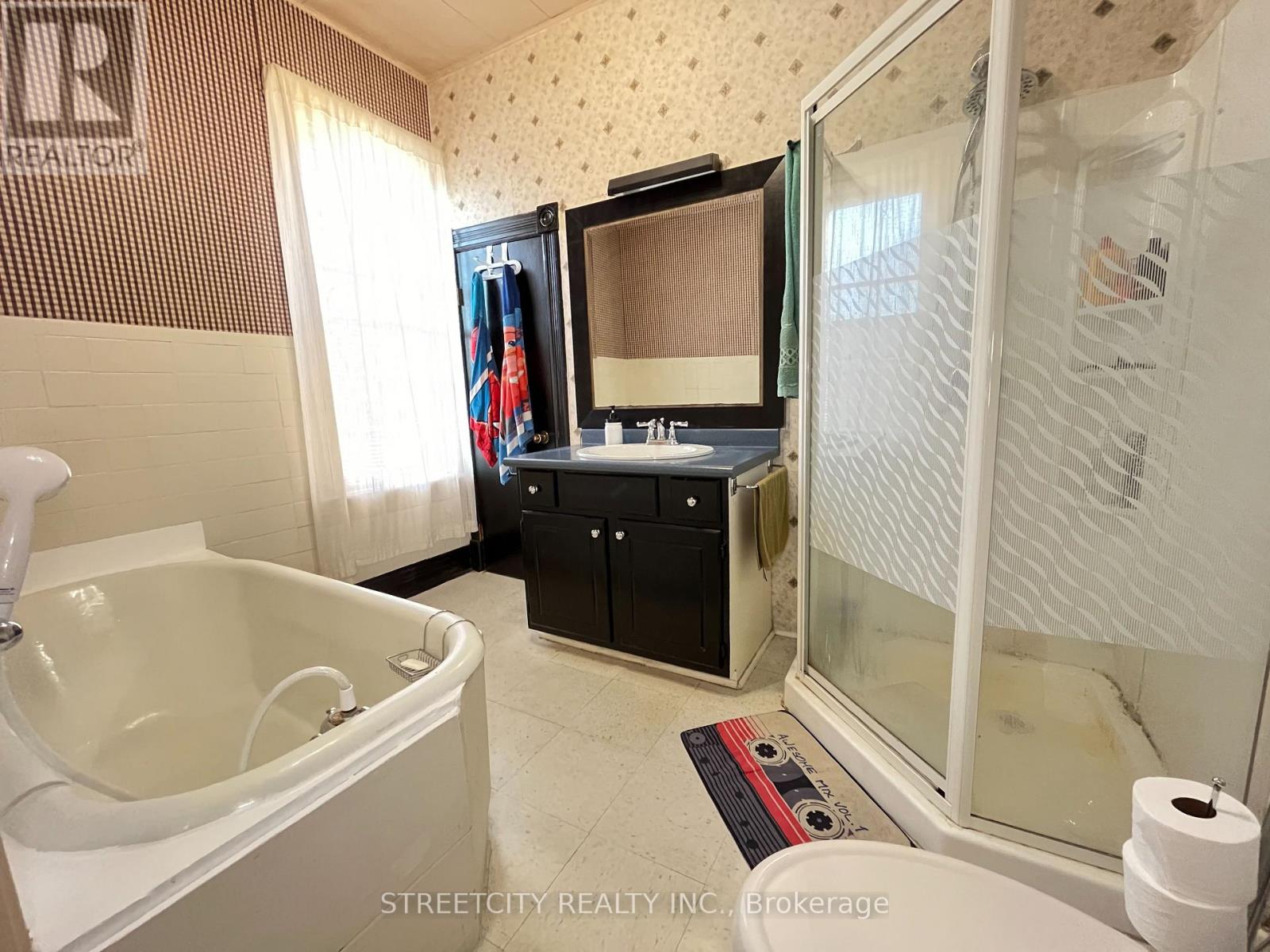 305 St Clair Street, Chatham-Kent, Ontario  N7L 3J8 - Photo 6 - X12672078