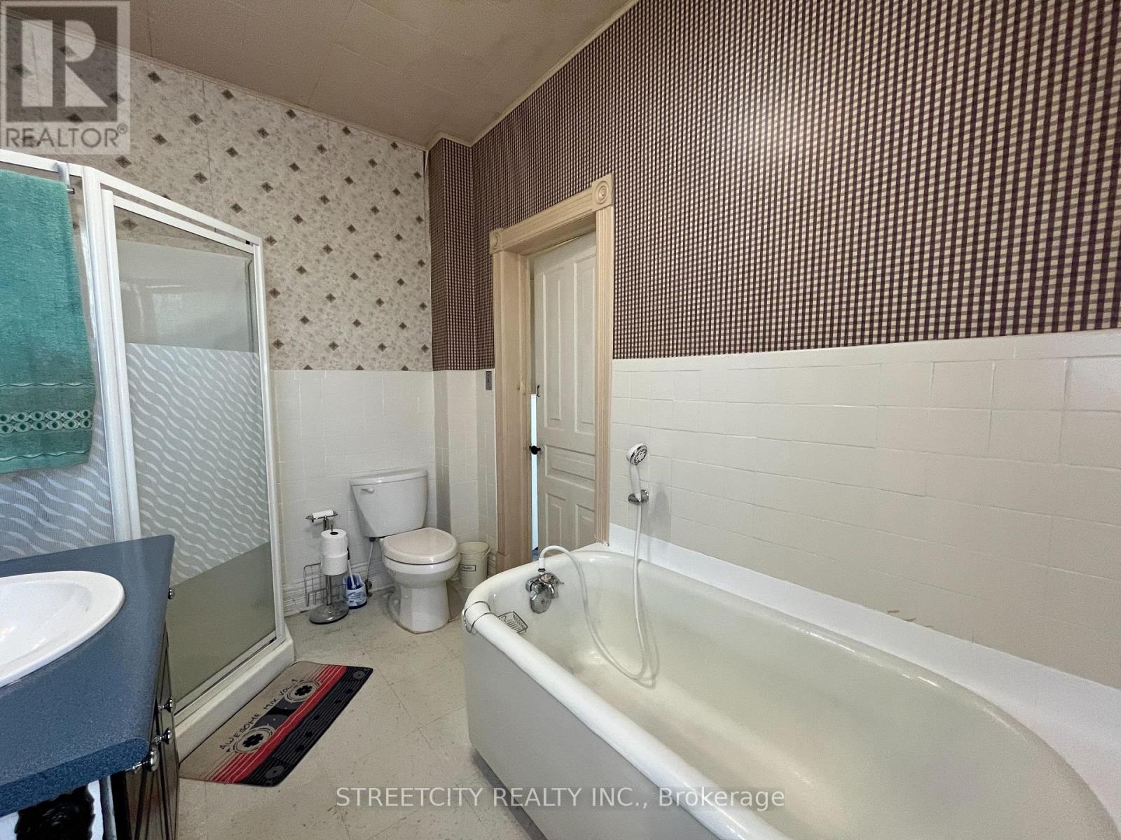 305 St Clair Street, Chatham-Kent, Ontario  N7L 3J8 - Photo 7 - X12672078