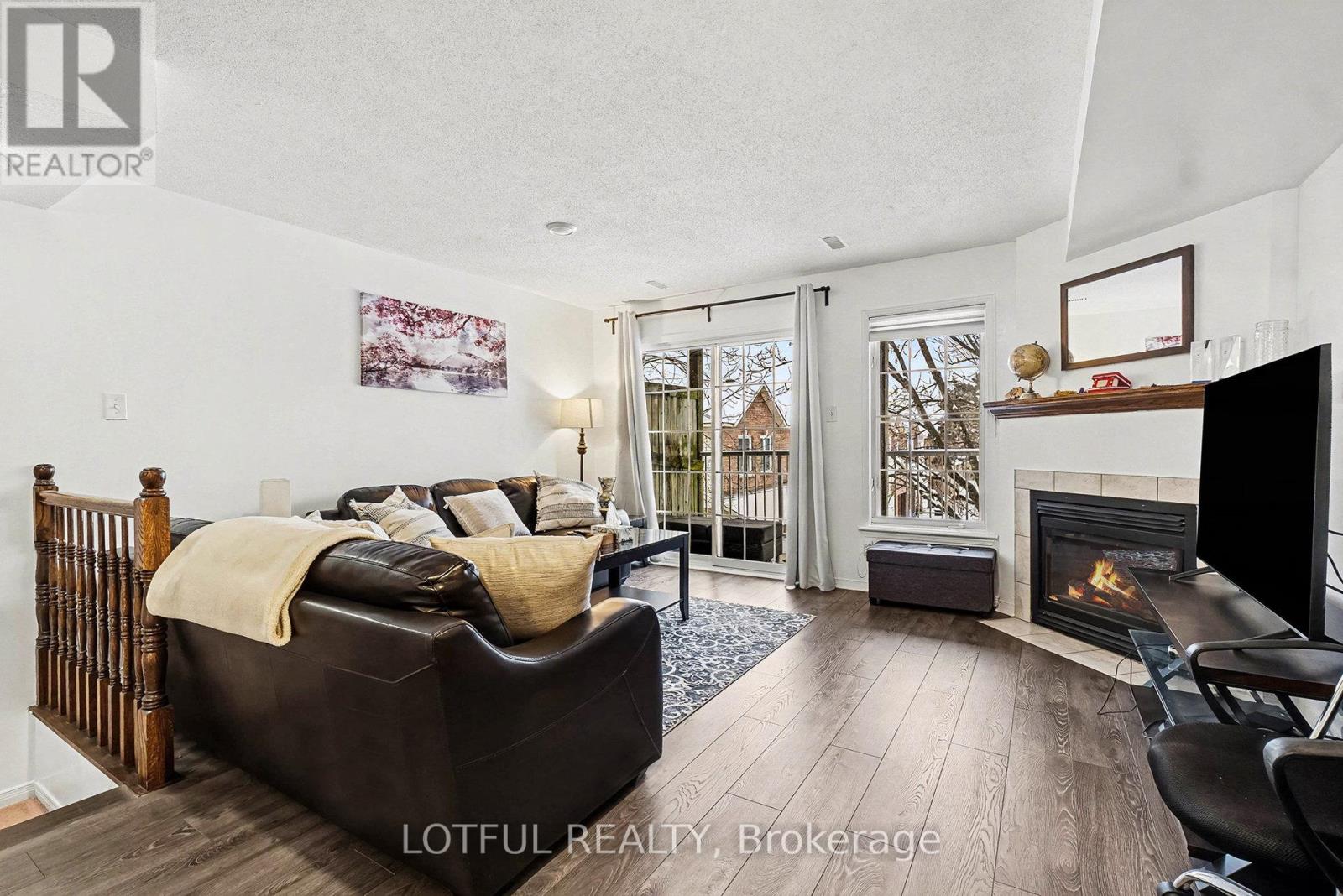 C - 112 Centrepointe Drive, Ottawa, Ontario  K2G 6K3 - Photo 2 - X12671964