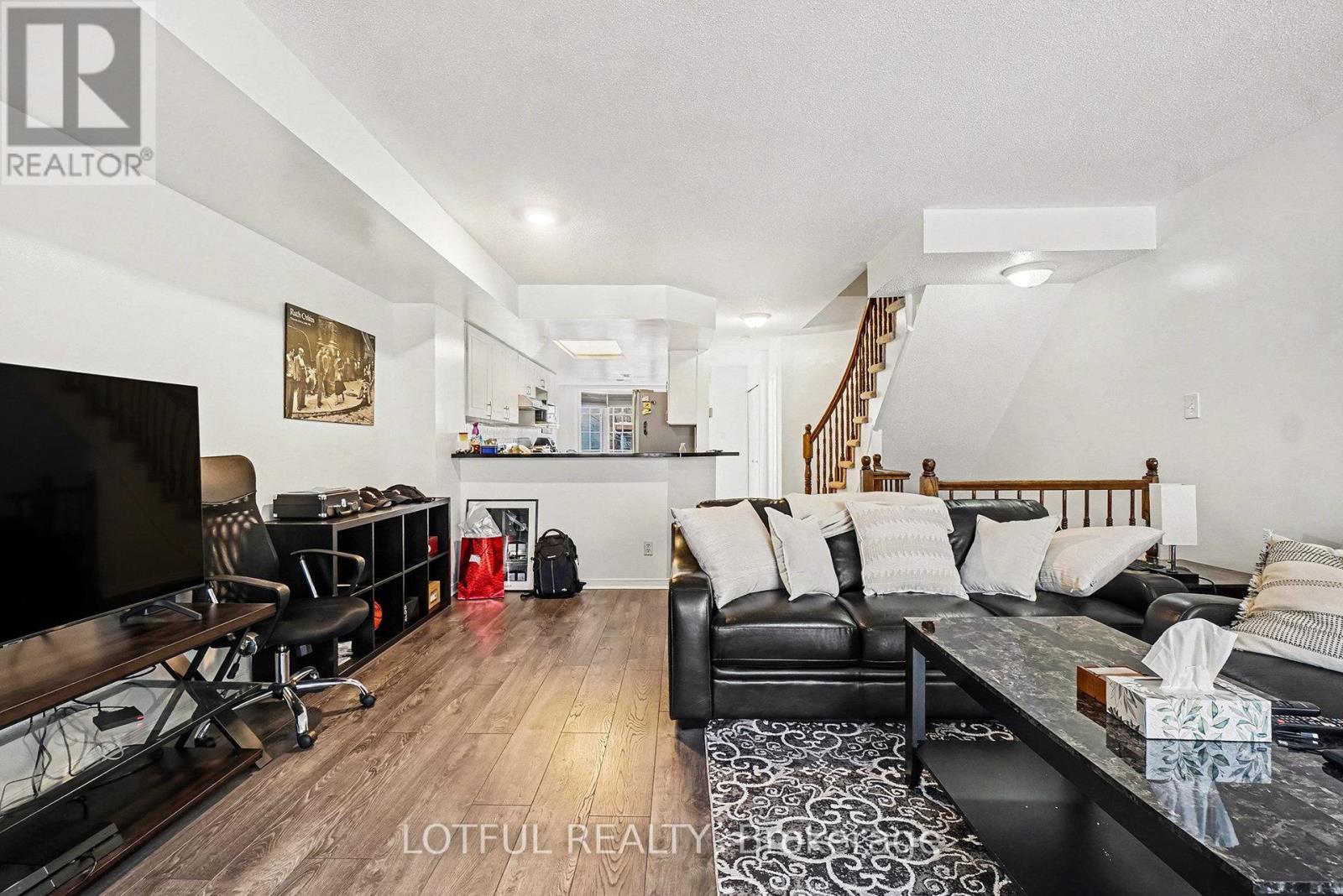 C - 112 Centrepointe Drive, Ottawa, Ontario  K2G 6K3 - Photo 3 - X12671964