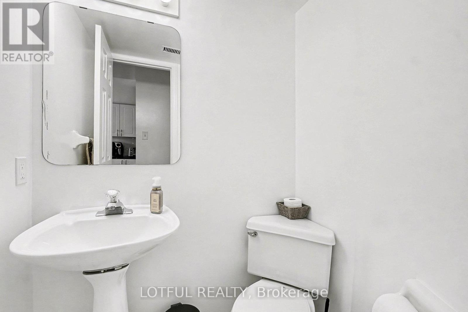 C - 112 Centrepointe Drive, Ottawa, Ontario  K2G 6K3 - Photo 7 - X12671964