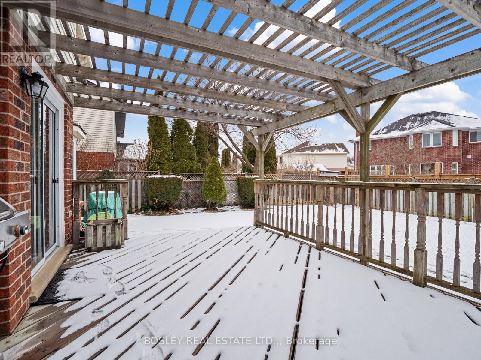 8 Chessington Street, St. Catharines, Ontario  L2S 3R7 - Photo 8 - X12671968