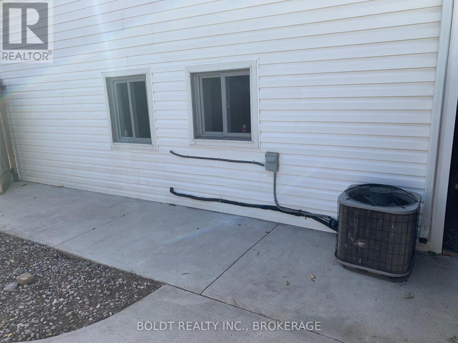 114 Lake Street E, St. Catharines, Ontario  L2R 5X8 - Photo 23 - X12672080