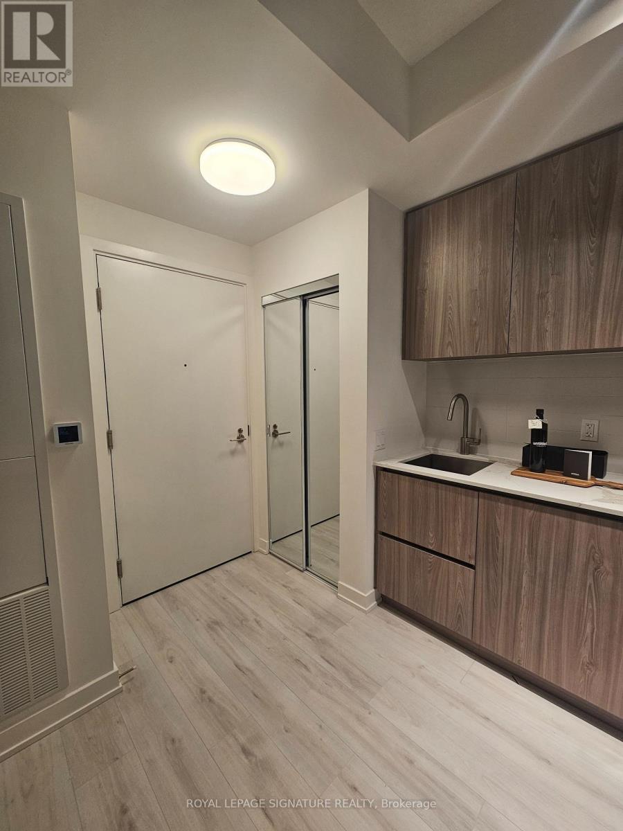 2106 - 110 Broadway Avenue, Toronto, Ontario  M4P 0E9 - Photo 12 - C12670174