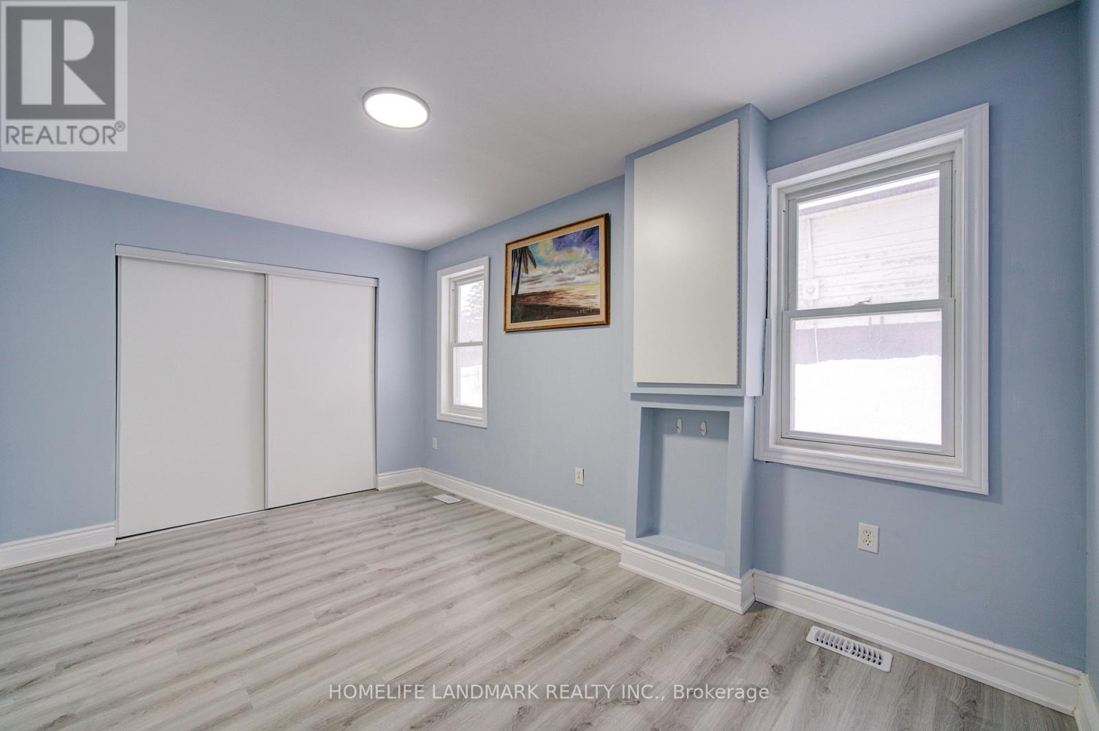 241 Glenwoods Avenue, Georgina, Ontario  L4P 2X1 - Photo 17 - N12662468