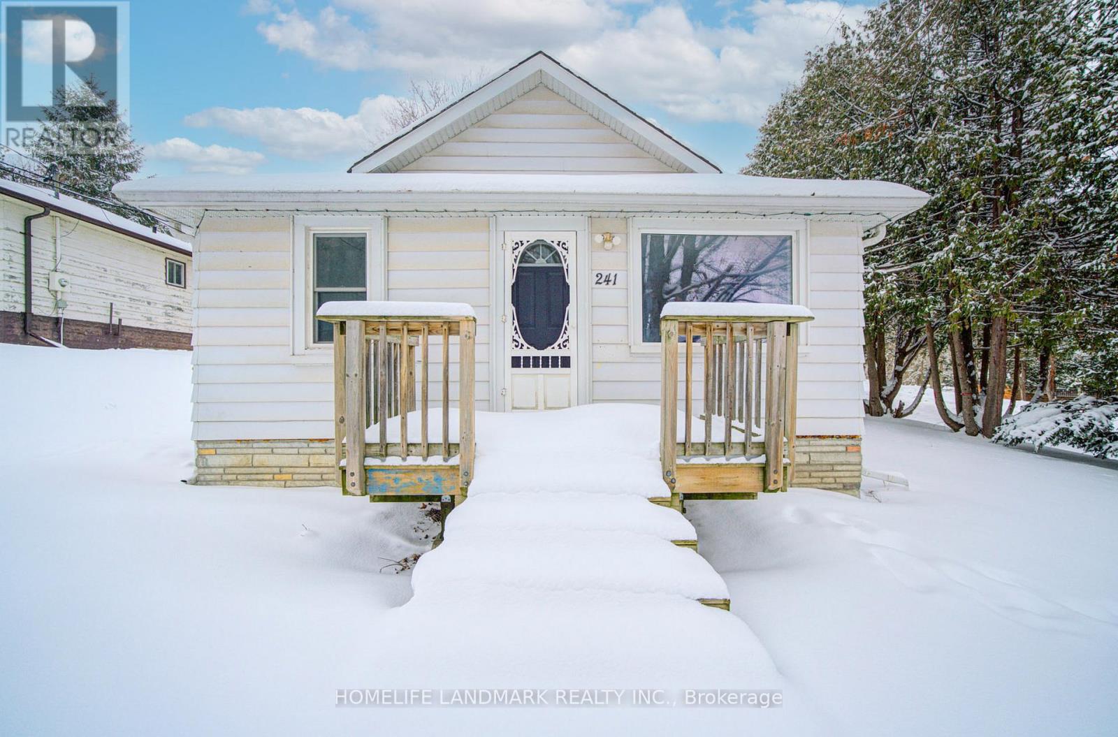 241 Glenwoods Avenue, Georgina, Ontario  L4P 2X1 - Photo 2 - N12662468