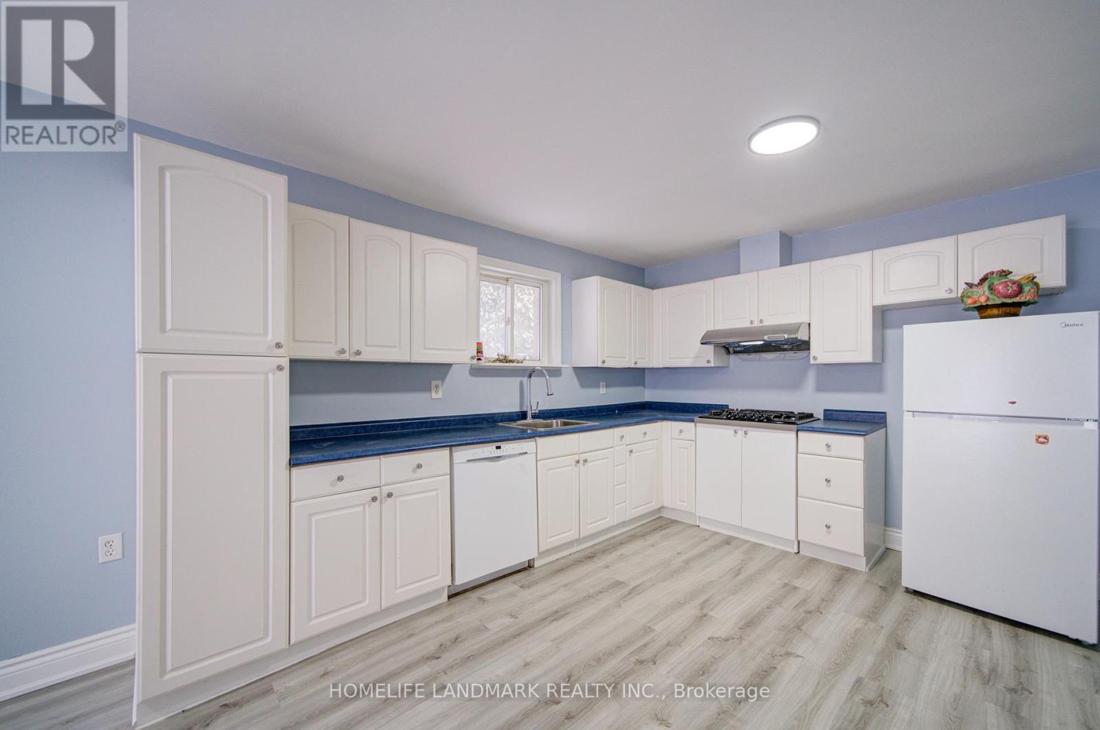 241 Glenwoods Avenue, Georgina, Ontario  L4P 2X1 - Photo 23 - N12662468