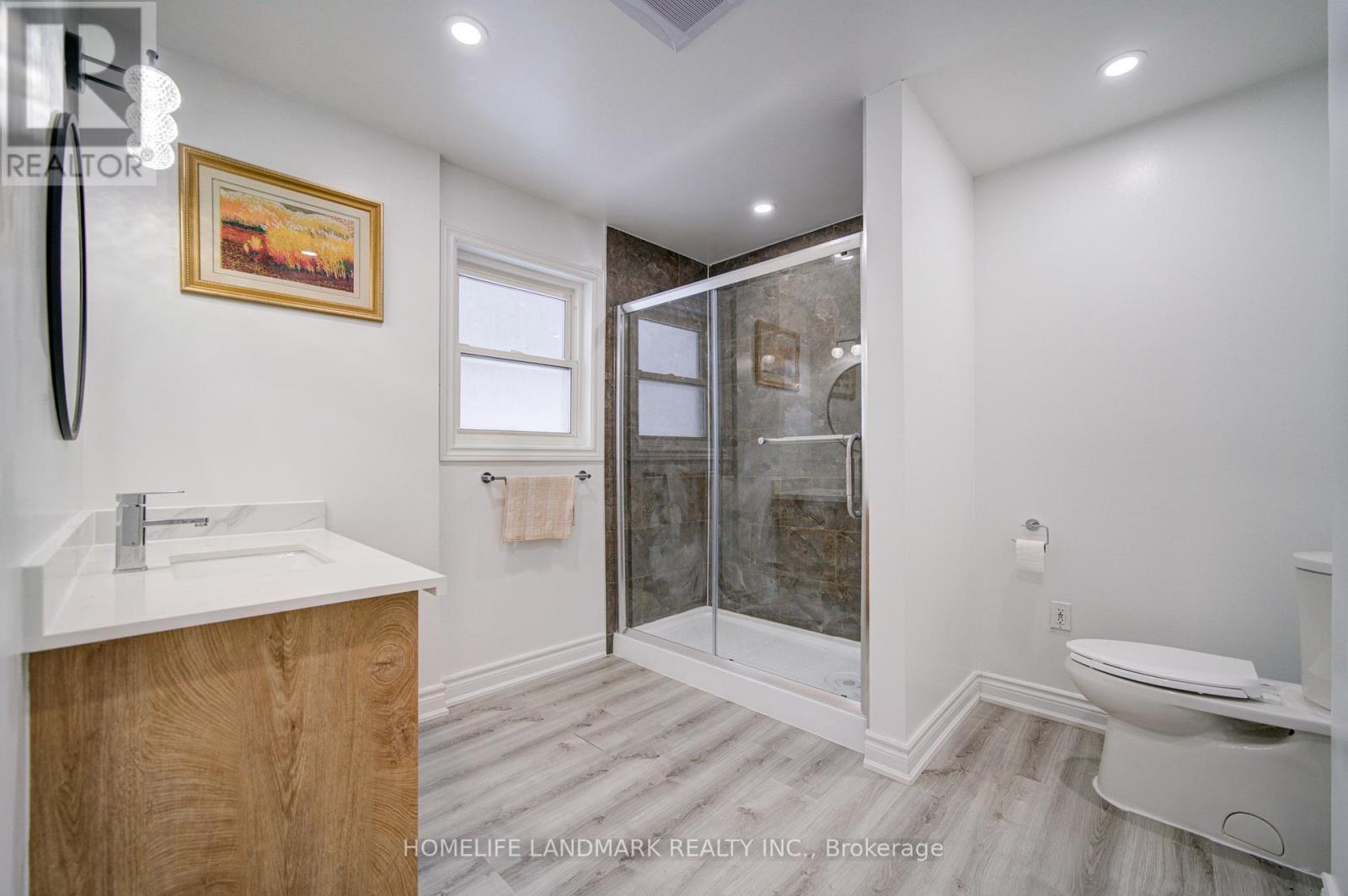 241 Glenwoods Avenue, Georgina, Ontario  L4P 2X1 - Photo 18 - N12662468