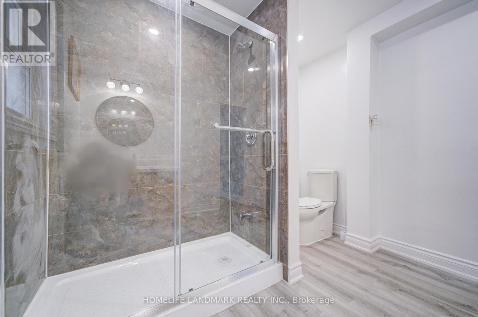 241 Glenwoods Avenue, Georgina, Ontario  L4P 2X1 - Photo 19 - N12662468