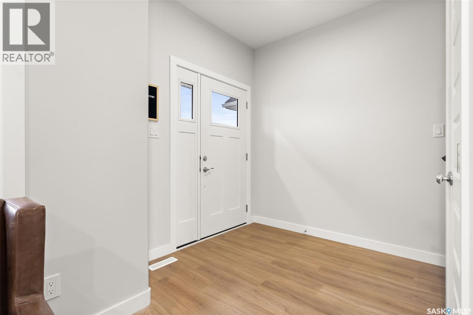 3164 Green Turtle Road, Regina, Saskatchewan  S4V 4C5 - Photo 3 - SK026052