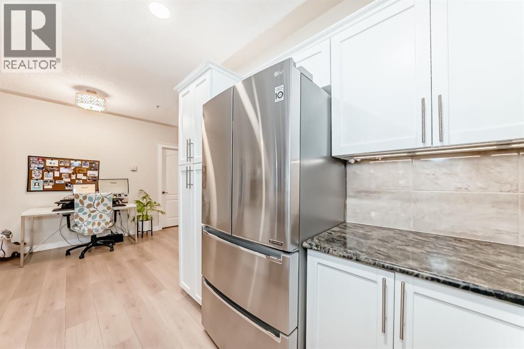 114, 30 Discovery Ridge Close Sw, Calgary, Alberta  T3H 5X5 - Photo 4 - A2276590