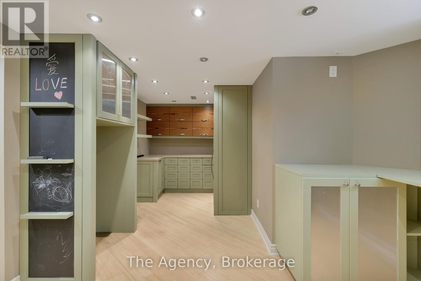 262 Mary Street, Oakville, Ontario  L6K 3V4 - Photo 36 - W12539142