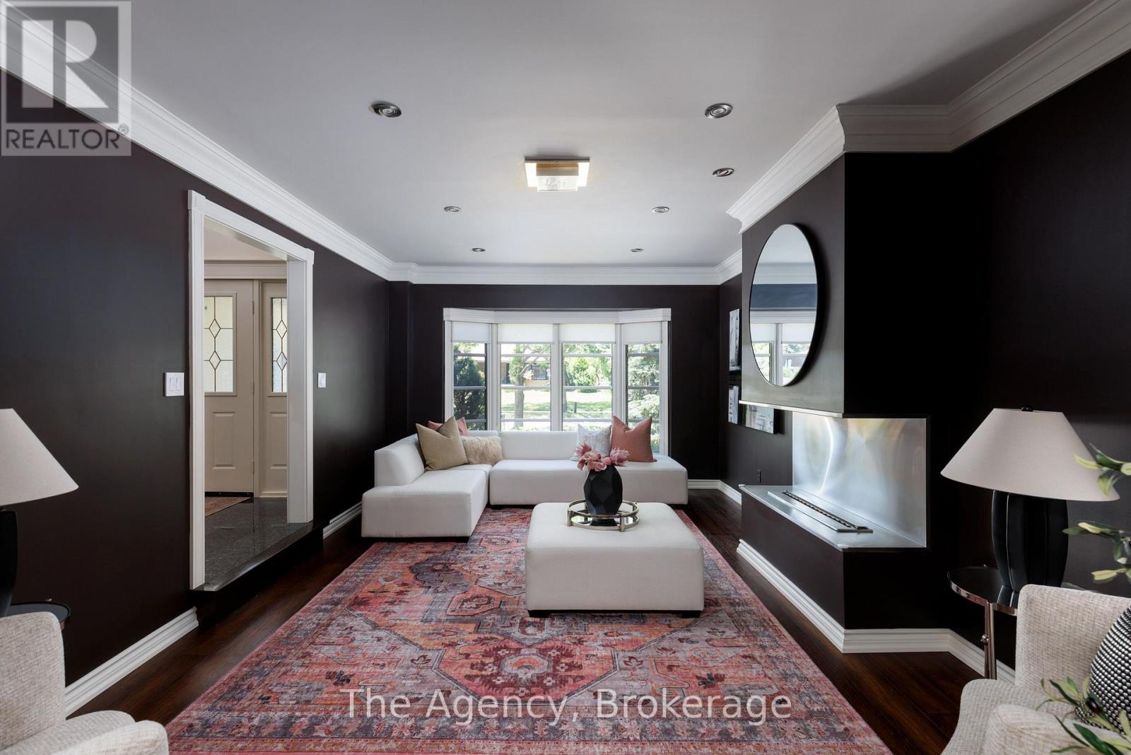 262 Mary Street, Oakville, Ontario  L6K 3V4 - Photo 7 - W12539142