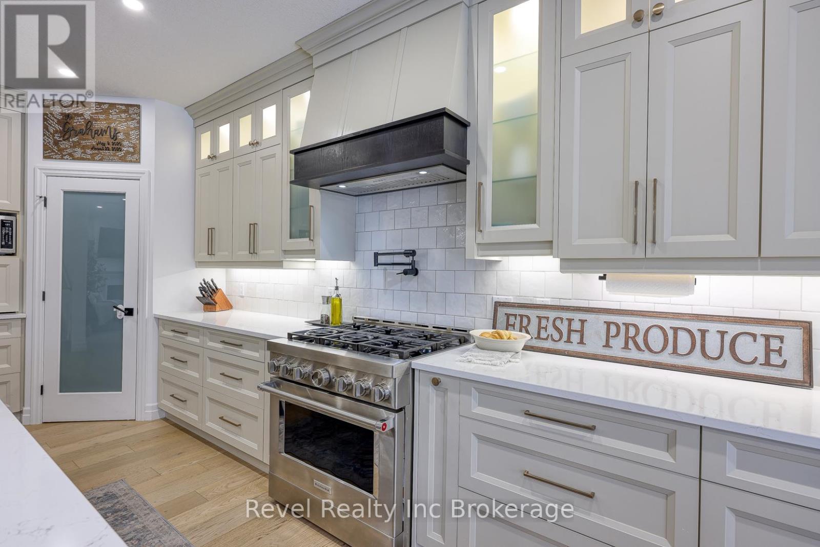 56 Hazelwood Pass, Thames Centre, Ontario  N0L 1G2 - Photo 13 - X12671984