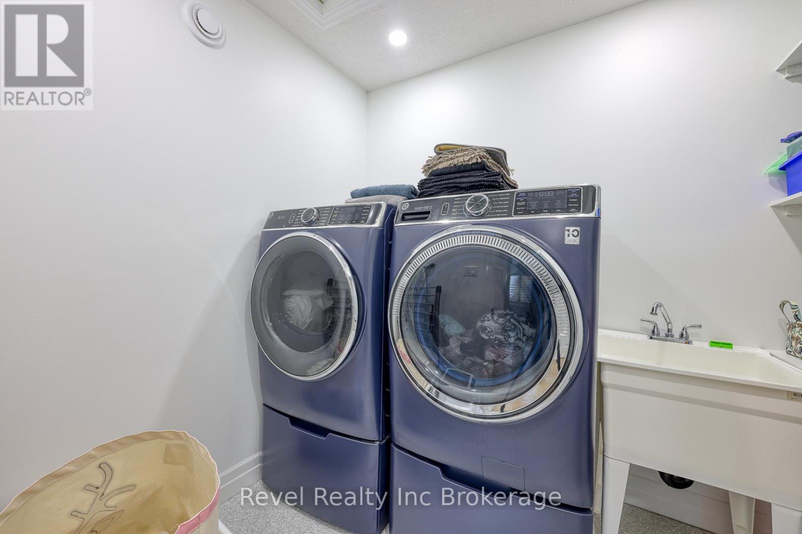 56 Hazelwood Pass, Thames Centre, Ontario  N0L 1G2 - Photo 19 - X12671984