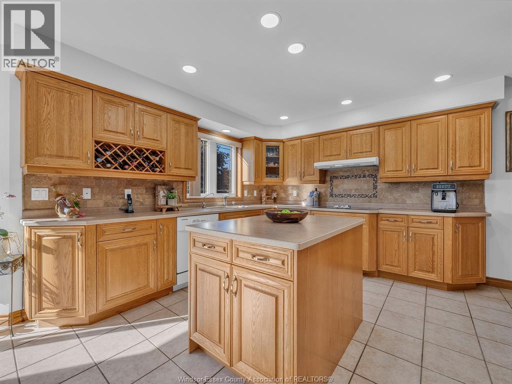 633 Old Tecumseh Road East, Lakeshore, Ontario N0R 1A0 - Photo 14 - 26000457