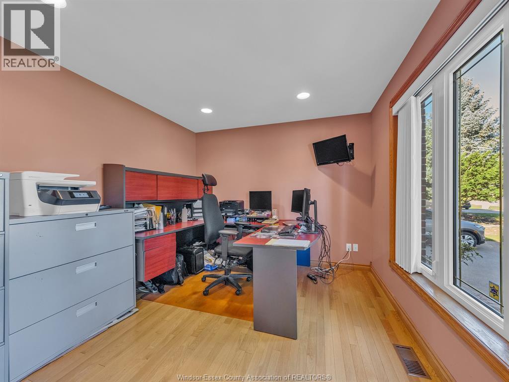 633 Old Tecumseh Road East, Lakeshore, Ontario N0R 1A0 - Photo 20 - 26000457