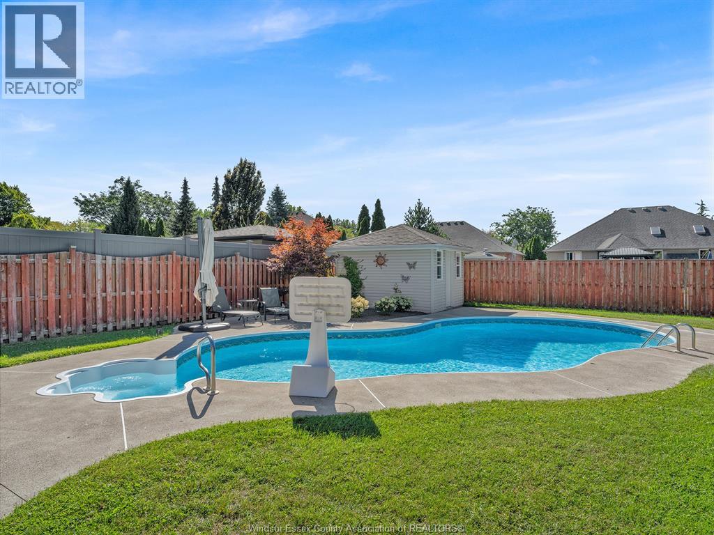 633 Old Tecumseh Road East, Lakeshore, Ontario N0R 1A0 - Photo 36 - 26000457