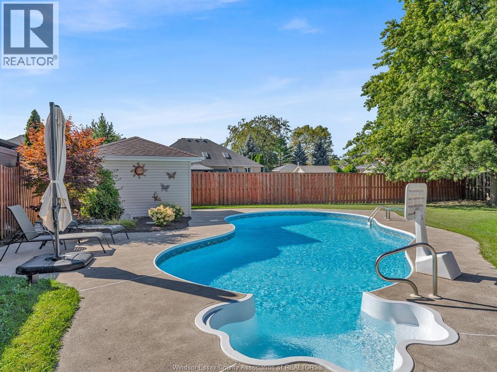 633 Old Tecumseh Road East, Lakeshore, Ontario N0R 1A0 - Photo 38 - 26000457