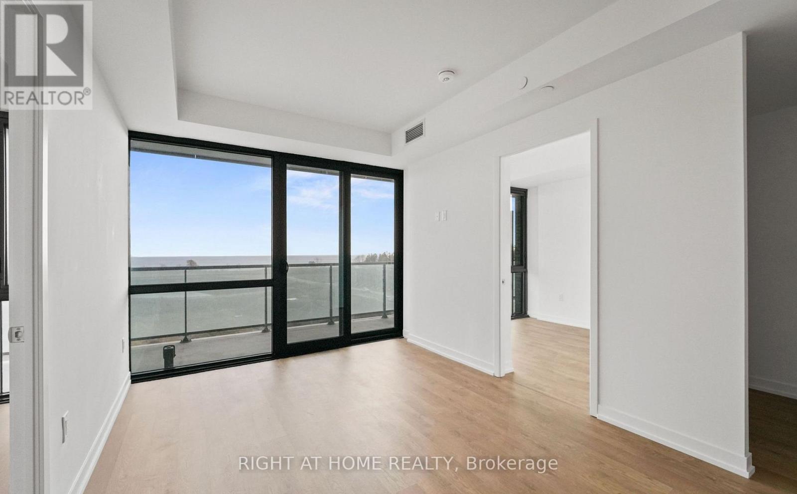 303 - 251 Masonry Way, Mississauga, Ontario  L5H 0B3 - Photo 12 - W12558224