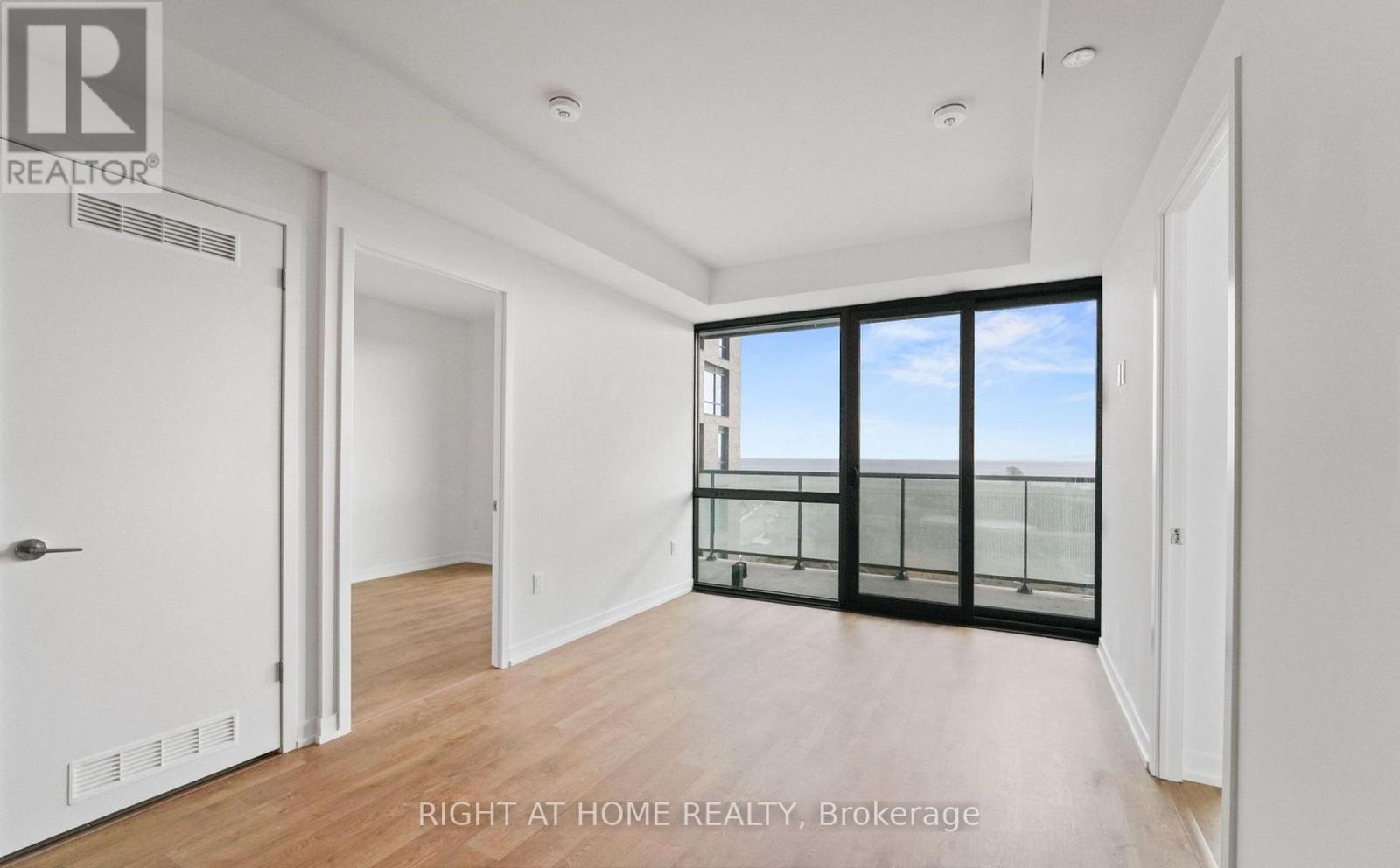 303 - 251 Masonry Way, Mississauga, Ontario  L5H 0B3 - Photo 11 - W12558224