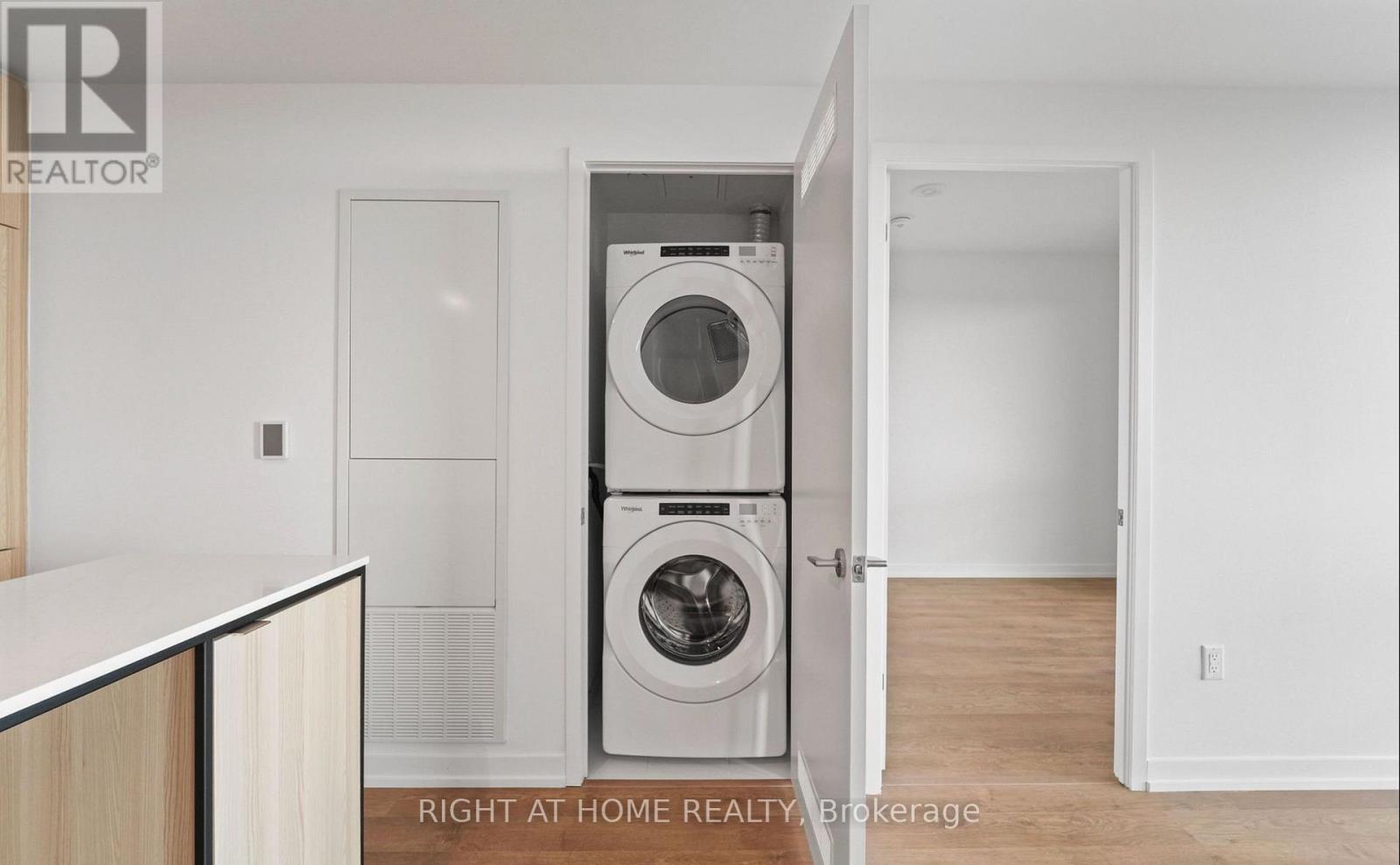 303 - 251 Masonry Way, Mississauga, Ontario  L5H 0B3 - Photo 13 - W12558224