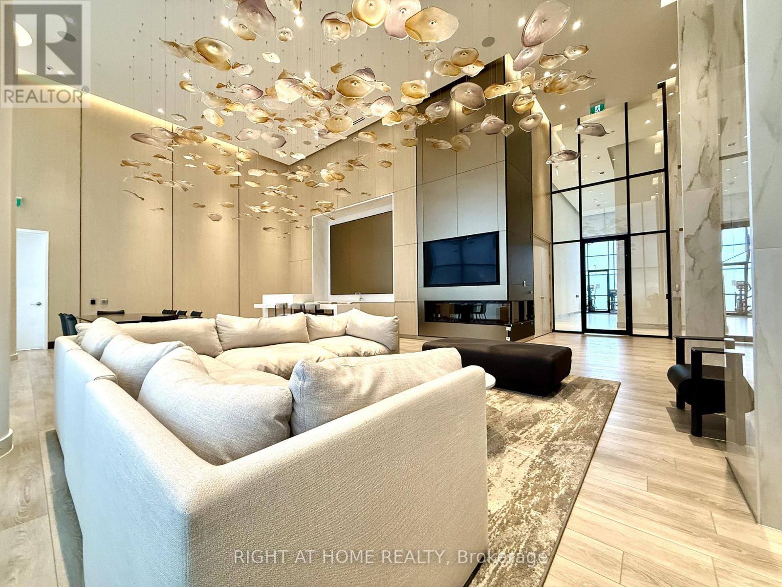 303 - 251 Masonry Way, Mississauga, Ontario  L5H 0B3 - Photo 23 - W12558224