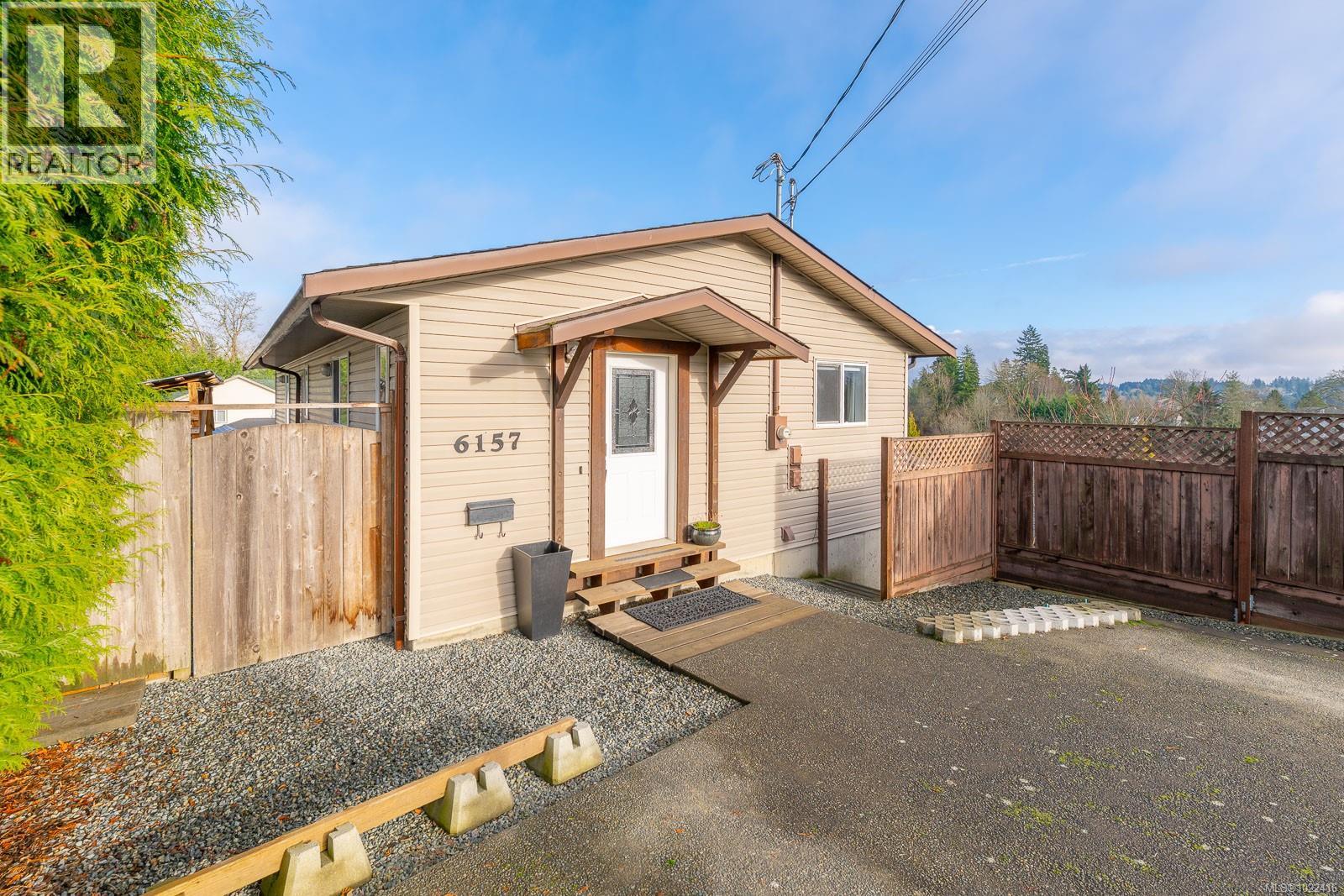 6157 Lakeview Dr, Duncan, British Columbia