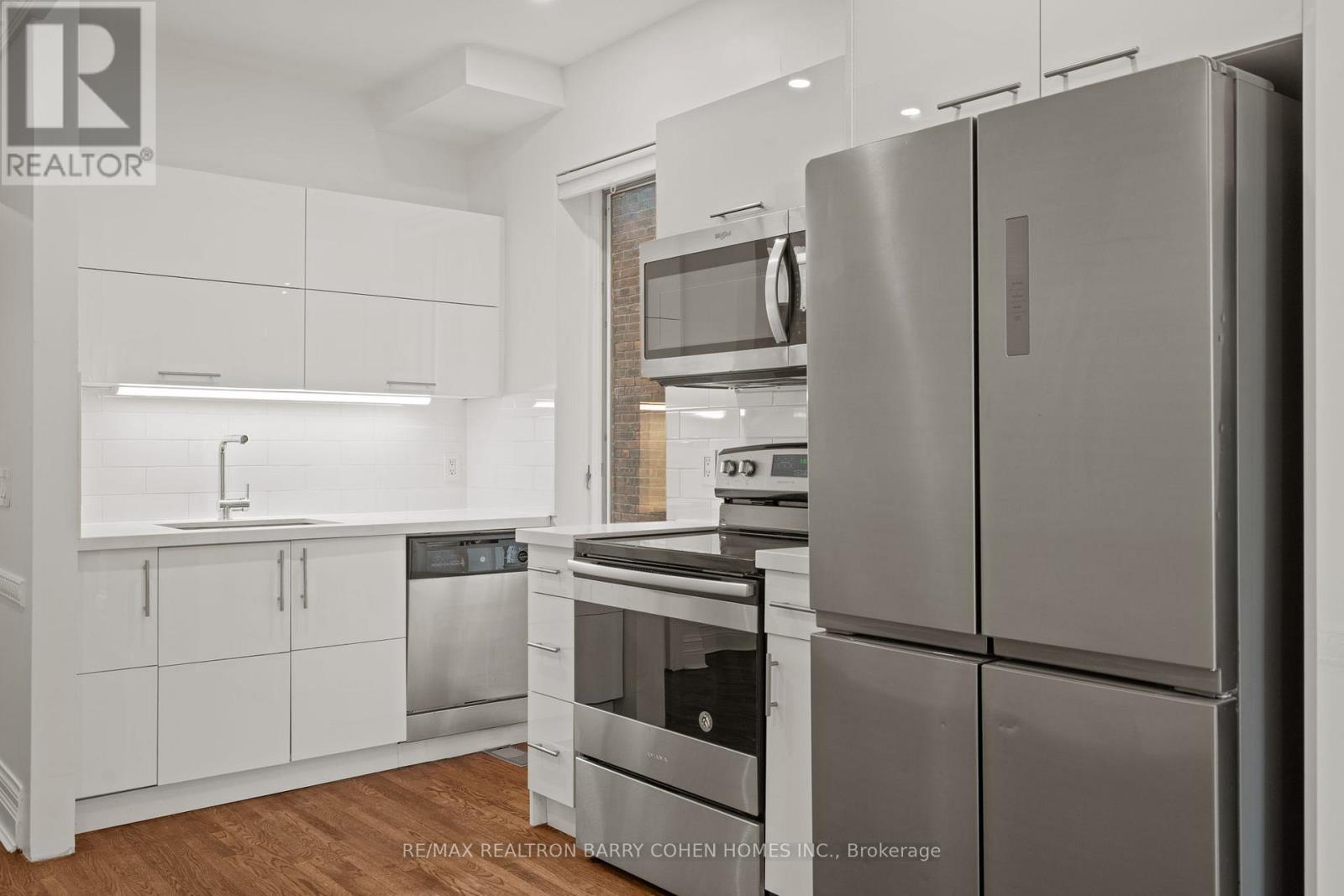 Main - 59 Dupont Street, Toronto, Ontario  M5R 1V3 - Photo 10 - C12671912