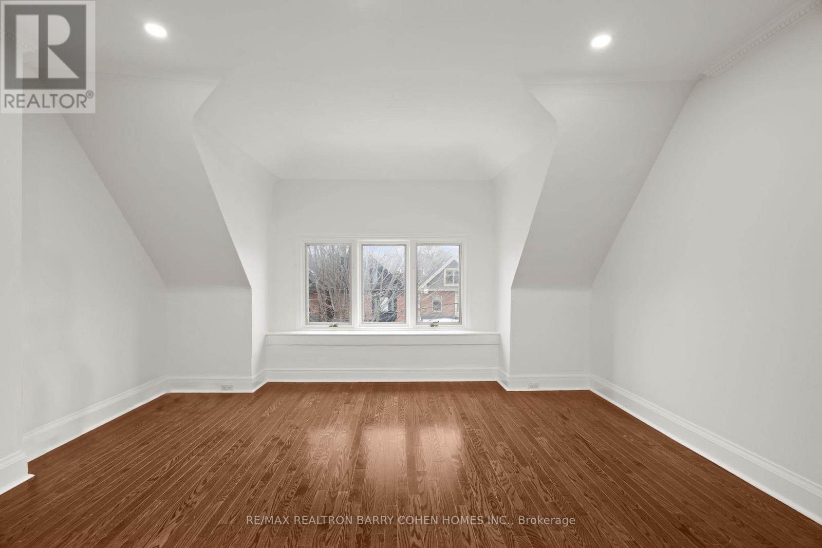 Upper - 59 Dupont Street, Toronto, Ontario  M5R 1V3 - Photo 20 - C12671938