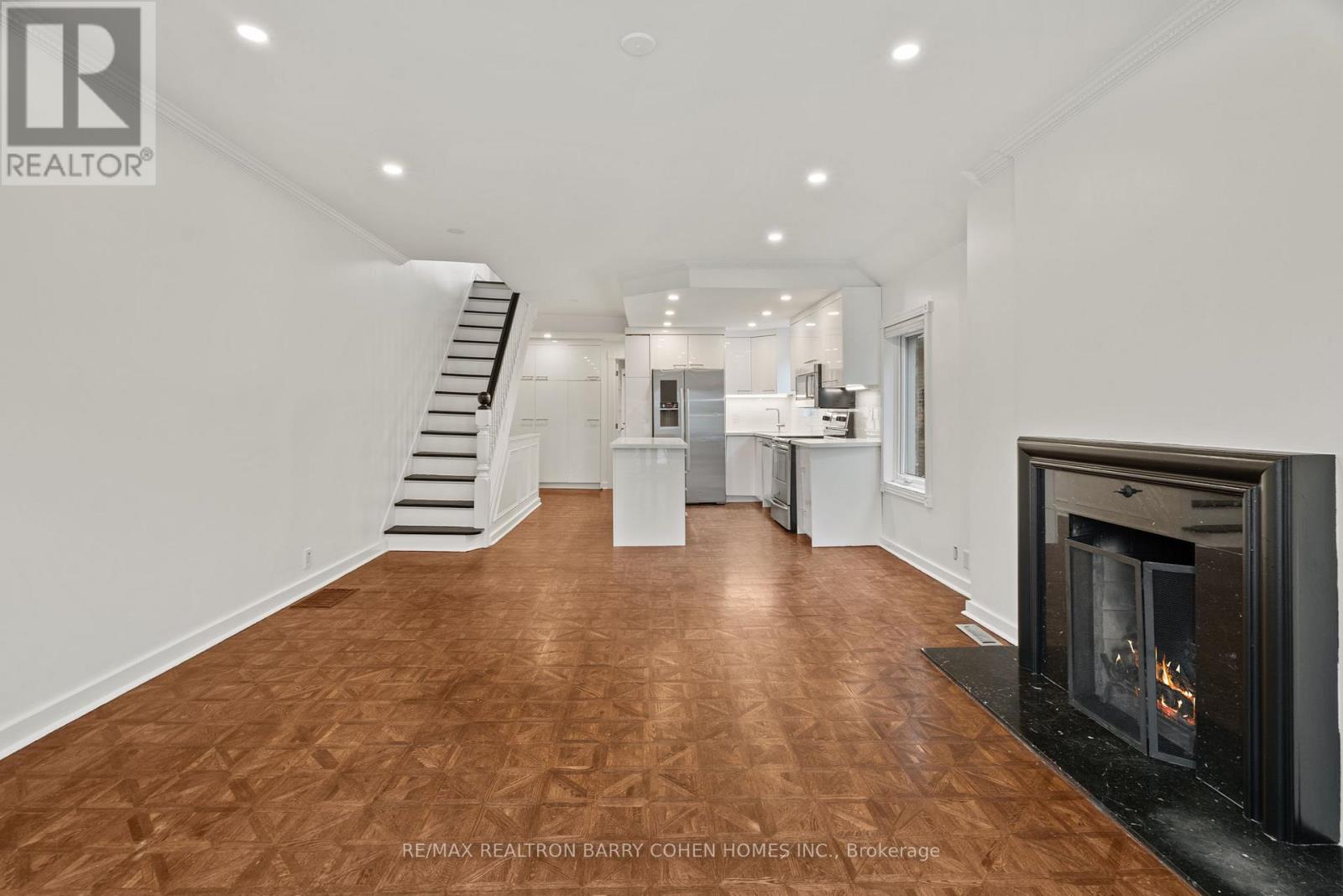 Upper - 59 Dupont Street, Toronto, Ontario  M5R 1V3 - Photo 9 - C12671938