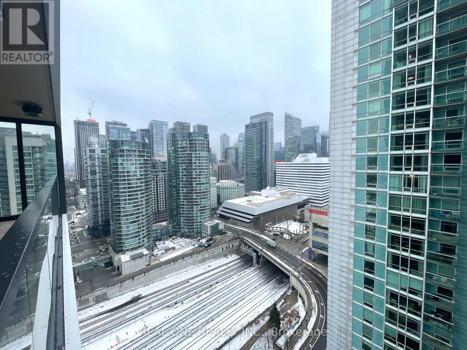 2505 - 1 Concord Cityplace Way, Toronto, Ontario  M5V 0X3 - Photo 28 - C12671976