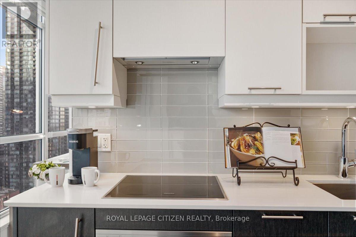 2005 - 30 Nelson Street, Toronto, Ontario  M5V 0H5 - Photo 10 - C12672018