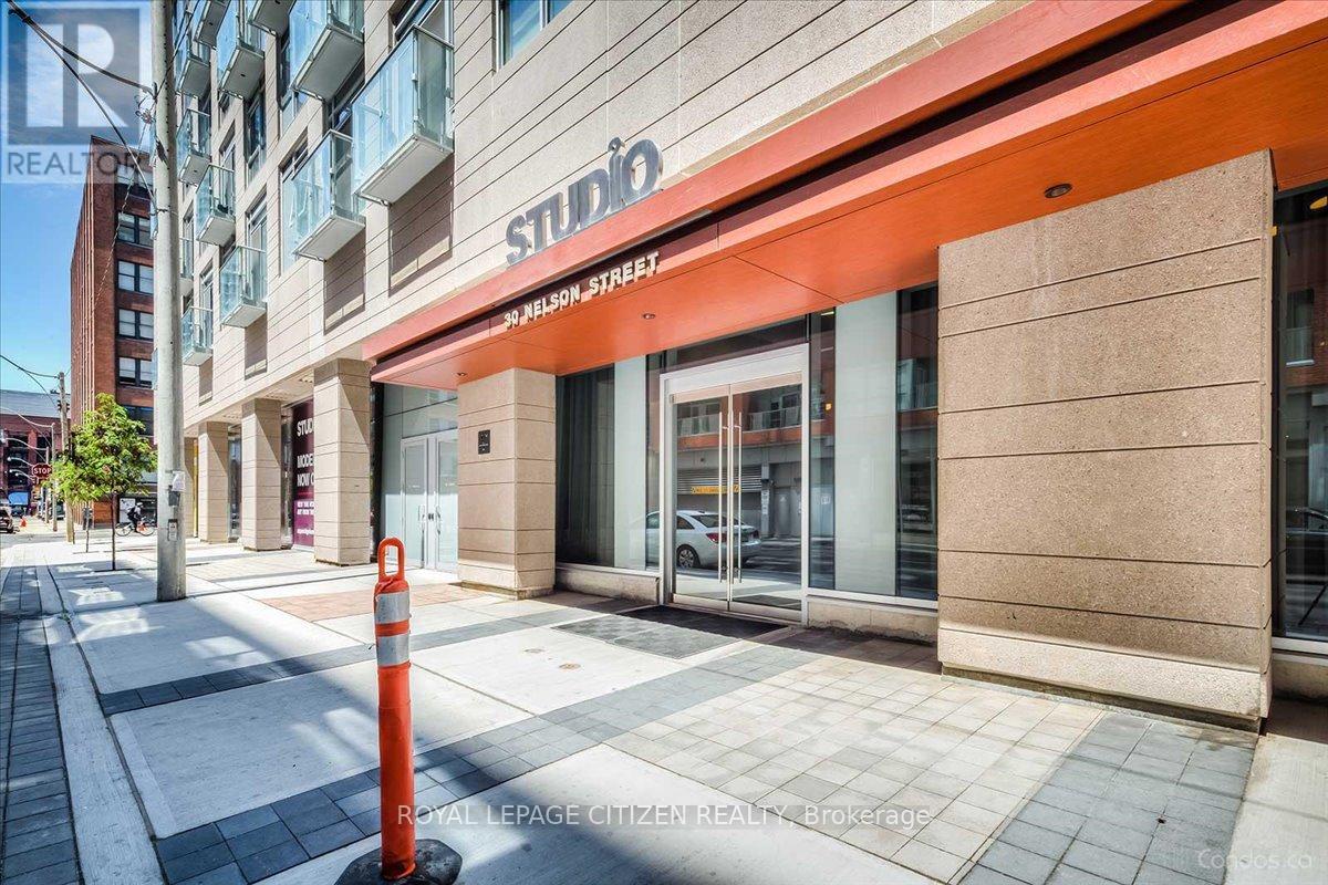 2005 - 30 Nelson Street, Toronto, Ontario  M5V 0H5 - Photo 2 - C12672018