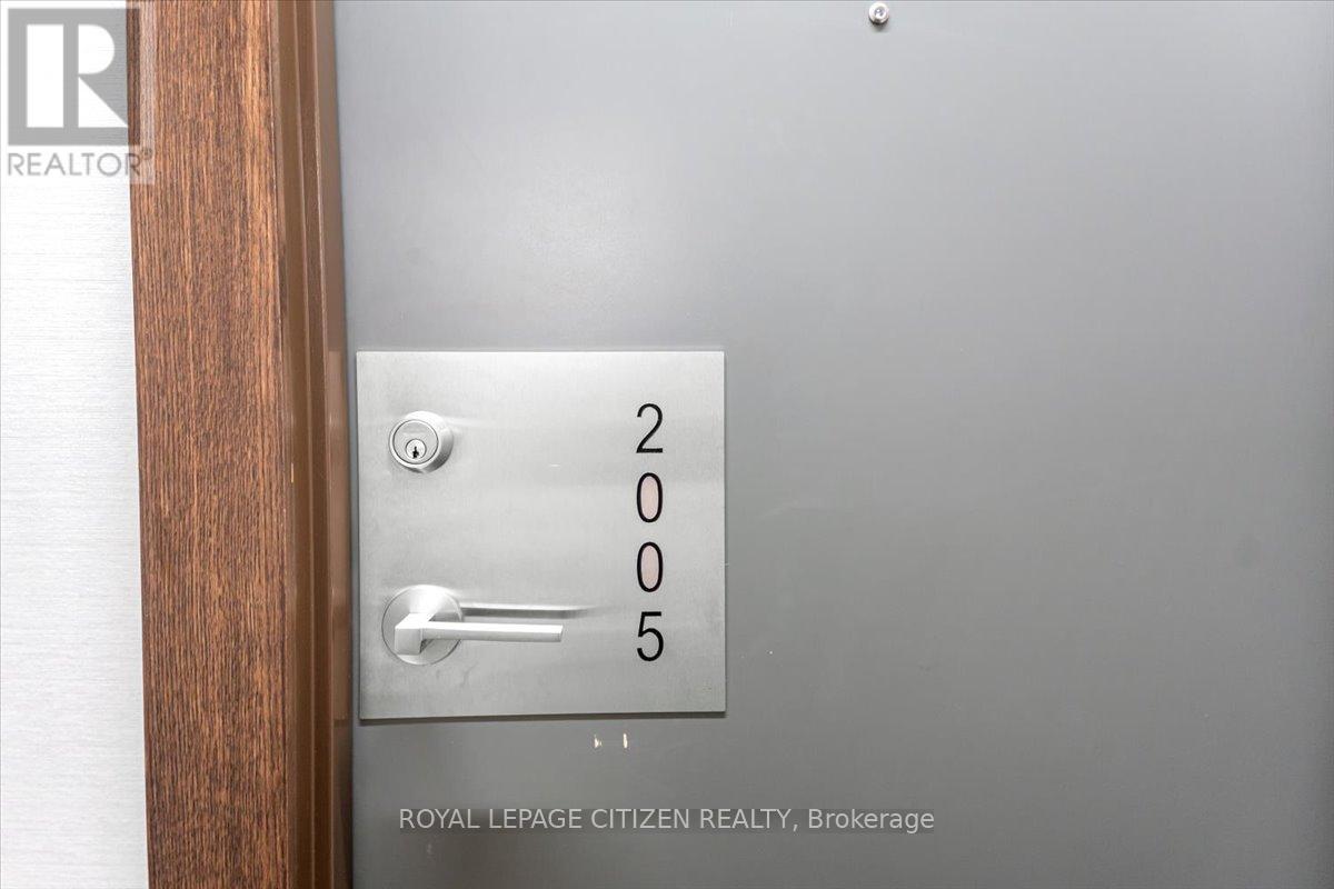 2005 - 30 Nelson Street, Toronto, Ontario  M5V 0H5 - Photo 4 - C12672018