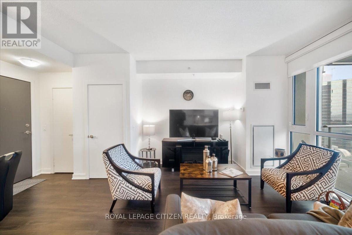 2005 - 30 Nelson Street, Toronto, Ontario  M5V 0H5 - Photo 7 - C12672018