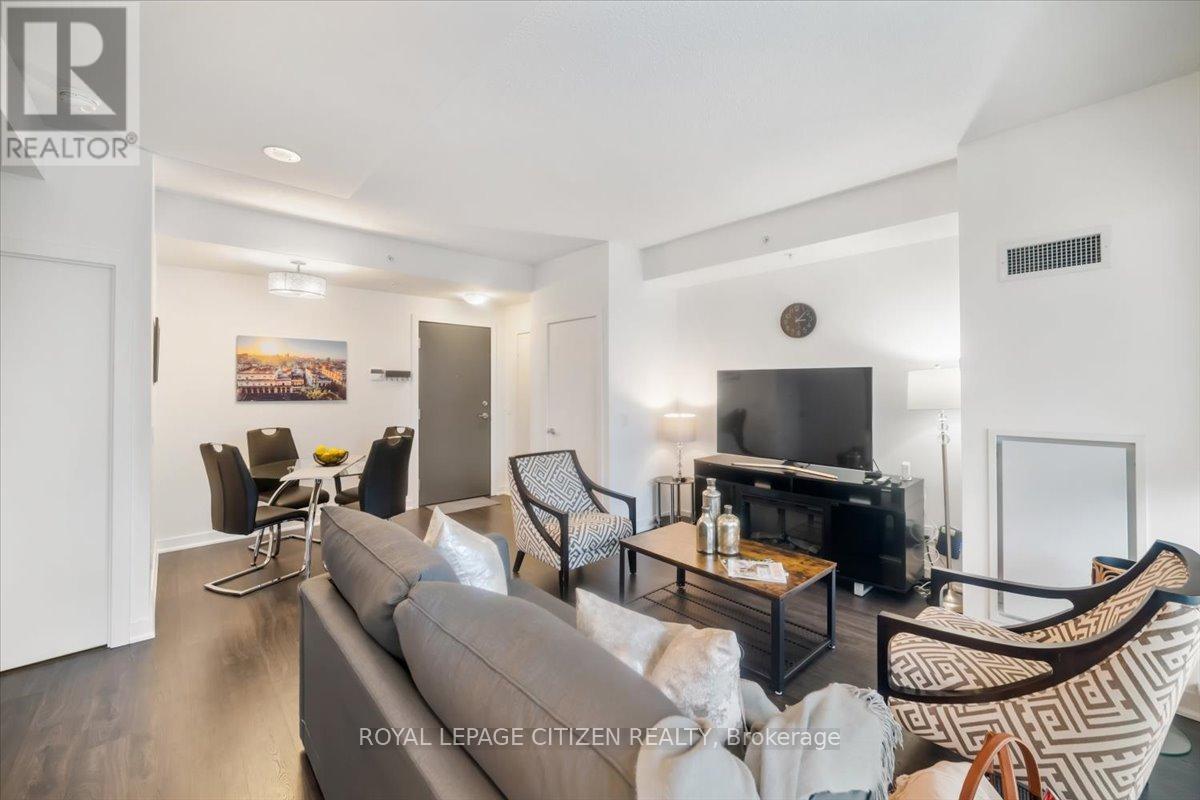 2005 - 30 Nelson Street, Toronto, Ontario  M5V 0H5 - Photo 8 - C12672018