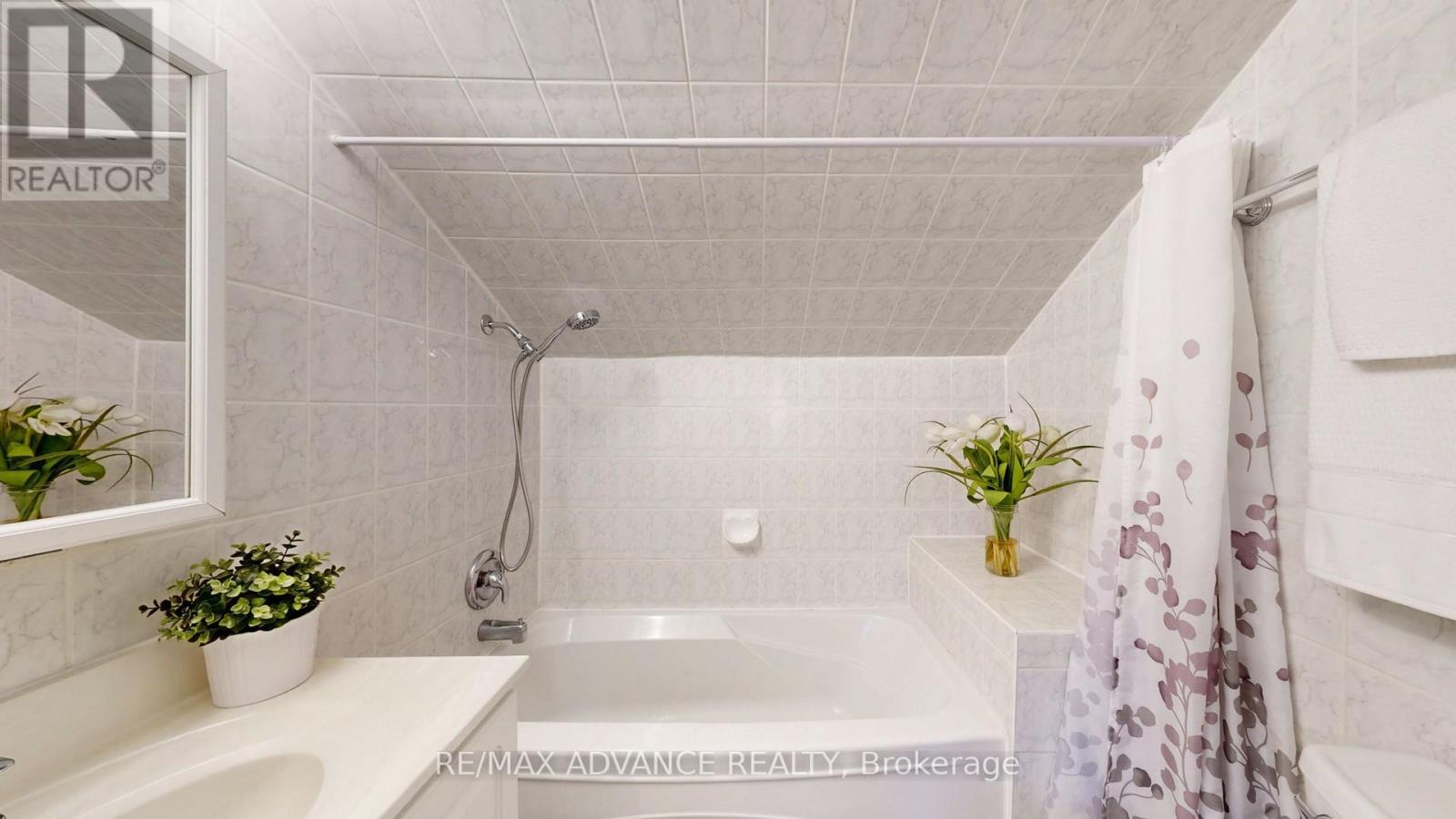 4 Frosty Meadoway, Toronto, Ontario  M2H 2V6 - Photo 22 - C12672074