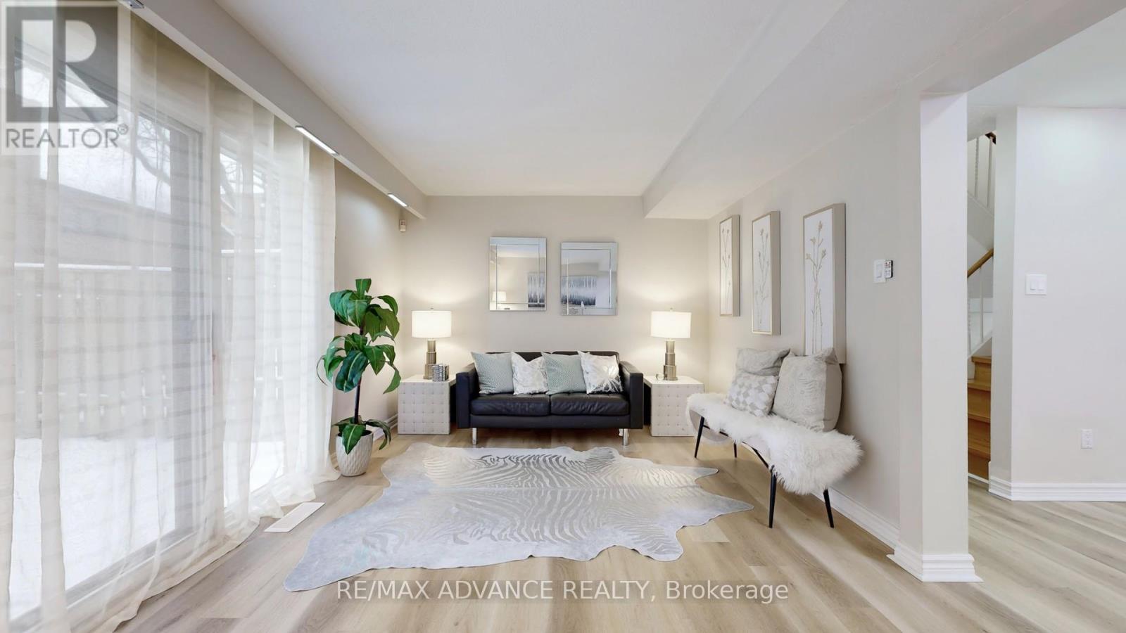 4 Frosty Meadoway, Toronto, Ontario  M2H 2V6 - Photo 3 - C12672074