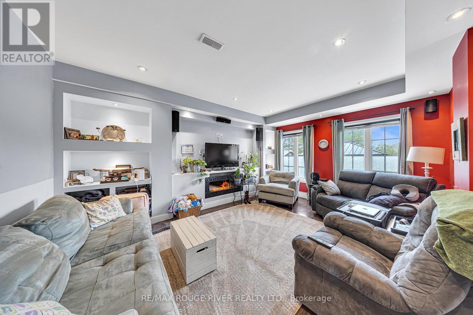 8 St Philip Court, Whitby, Ontario  L1P 0A5 - Photo 32 - E12671944