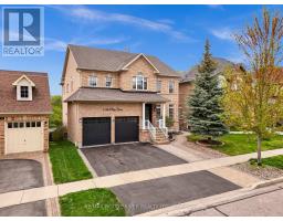 8 ST PHILIP COURT, Whitby, Ontario