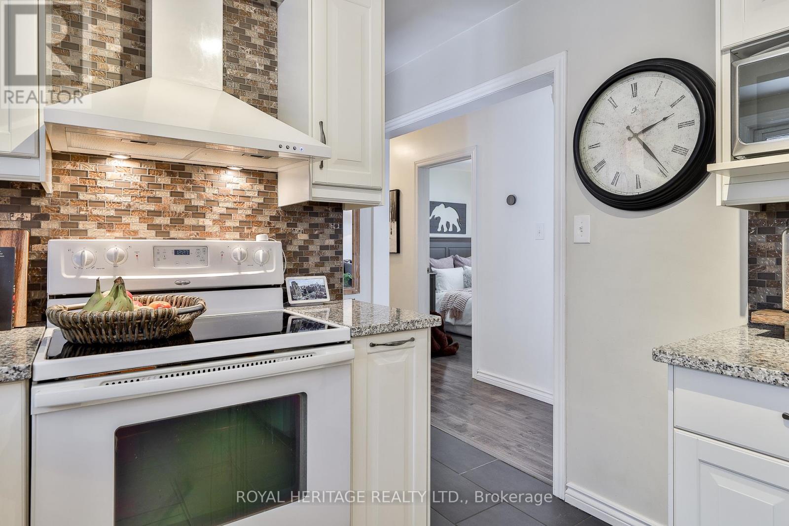 906 Dunlop Street E, Whitby, Ontario  L1N 1T2 - Photo 18 - E12672038