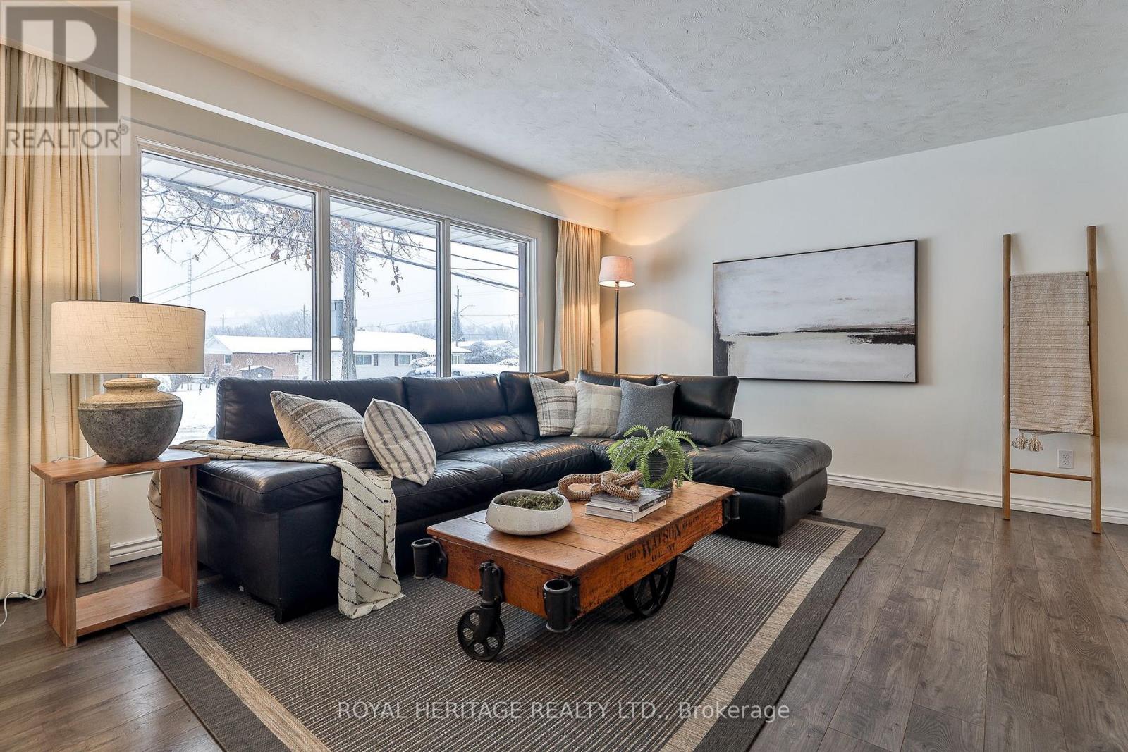 906 Dunlop Street E, Whitby, Ontario  L1N 1T2 - Photo 5 - E12672038